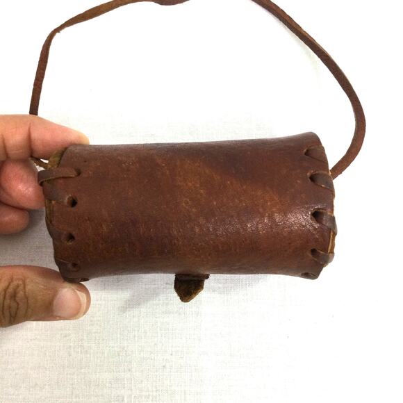 Handmade Brown Leather Oval Buckle Brown Coin Money Pouch Shoulder Strap - Picture 5 of 12